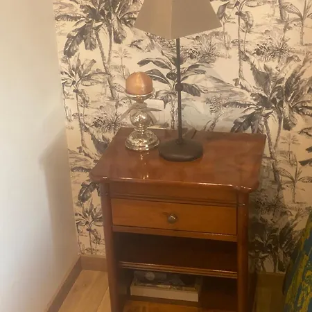 Des Tours 2 Bed & Breakfast *